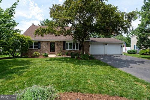 27 Buttonwood Dr, Lititz, PA, 17543-8845 | Card Image