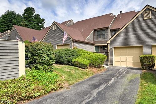 e-20 Quincy Ln, West Milford, NJ, 07480-1291 | Card Image
