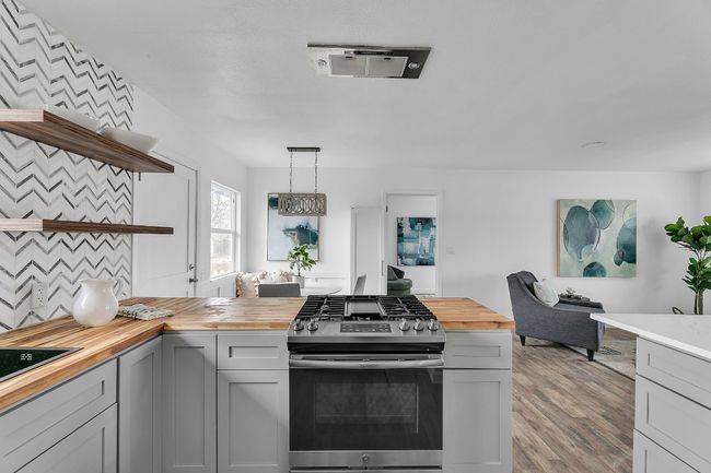 2905 Rogge Ln, House other with 3 bedrooms, 2 bathrooms and null parking in Austin TX | Image 5