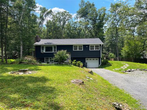 5 Violet Pl, Woodstock, NY, 12498-1931 | Card Image