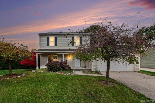 5846 Kings Arms Court, Waterford Charter Township, MI, 48327 | Card Image
