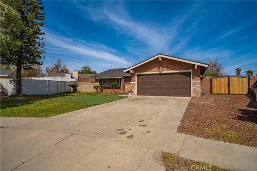18218 Otilla St, Bloomington, CA, 92316 | Card Image
