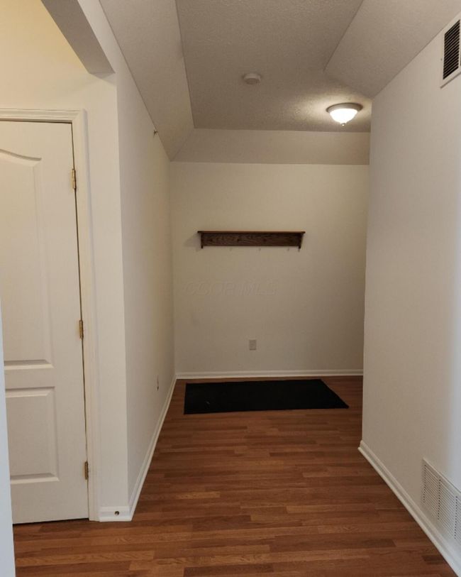 6547 Dorothys Crk, Condo with 2 bedrooms, 2 bathrooms and null parking in Canal Winchester OH | Image 6