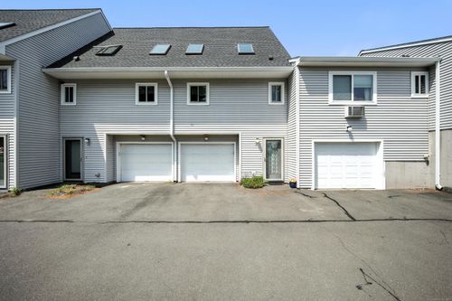 21-21 Chelsea Ln, East Granby, CT, 06026-9635 | Card Image