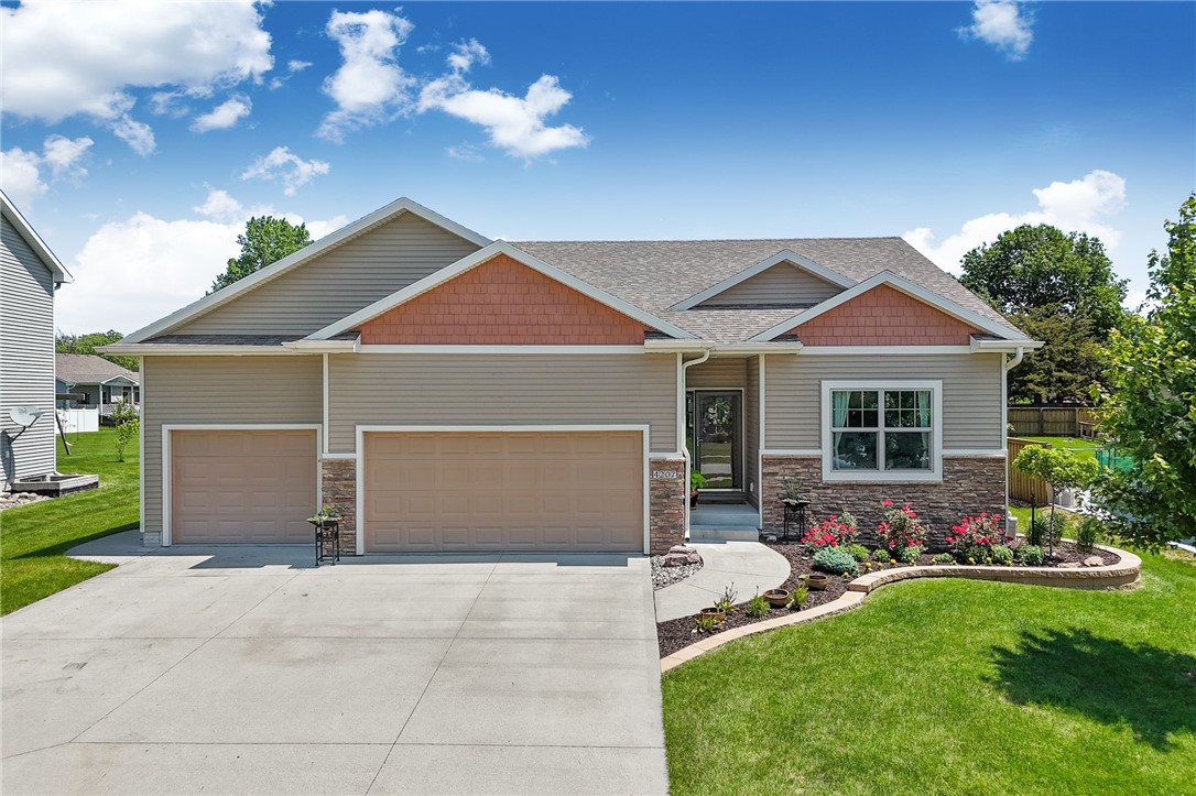 Walnut St, Ankeny, IA 50023