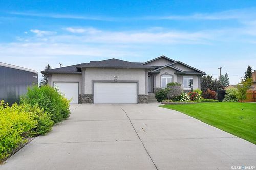 26 Fernwood Bay, White City, SK, S4L0A3 | Card Image