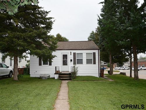 2111 Washington St, Bellevue, NE, 68005-5047 | Card Image