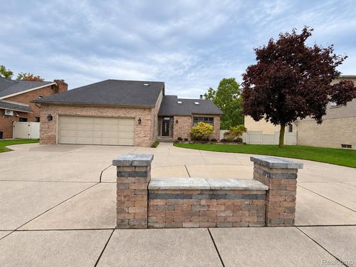 437 N Charlesworth St, Dearborn Heights, MI, 48127-3607 | Card Image