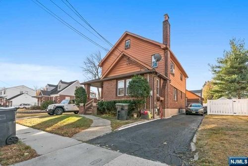 20 Harcourt Avenue, Bergenfield, NJ, 07621 | Card Image