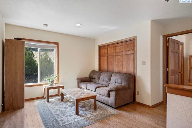 515 Nw Robert St, Home with 4 bedrooms, 4 bathrooms and null parking in Pullman WA | Image 15