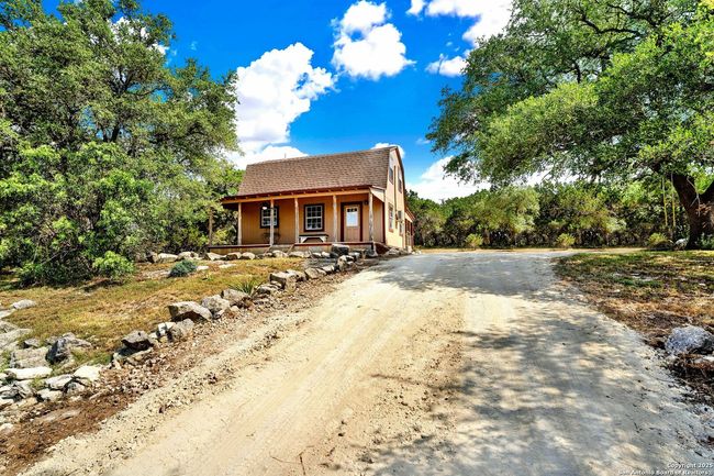 3363 English Crossing Rd, House other with 3 bedrooms, 4 bathrooms and null parking in Bandera TX | Image 28