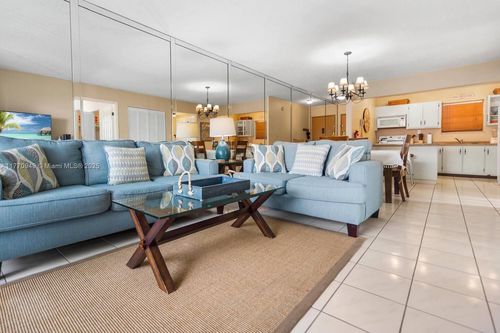 apt-529-201 178th Dr, Sunny Isles Beach, FL, 33160-2898 | Card Image