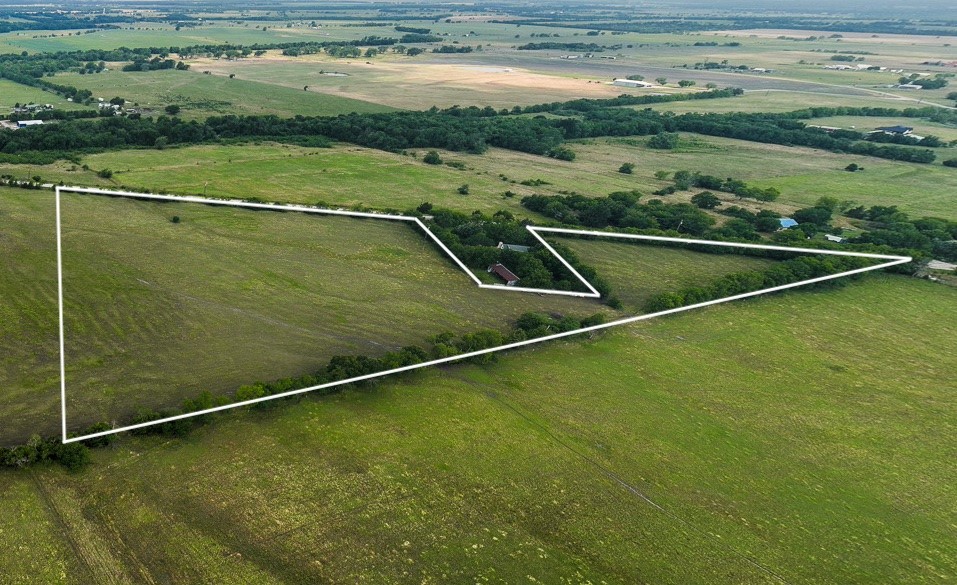 Land in Commerce 3