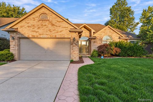 50576 Commons Dr, Macomb, MI, 48042-4638 | Card Image