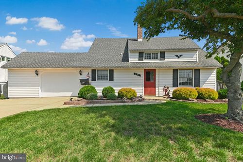 281 Northpark Dr, LEVITTOWN, PA, 19054-3305 | Card Image