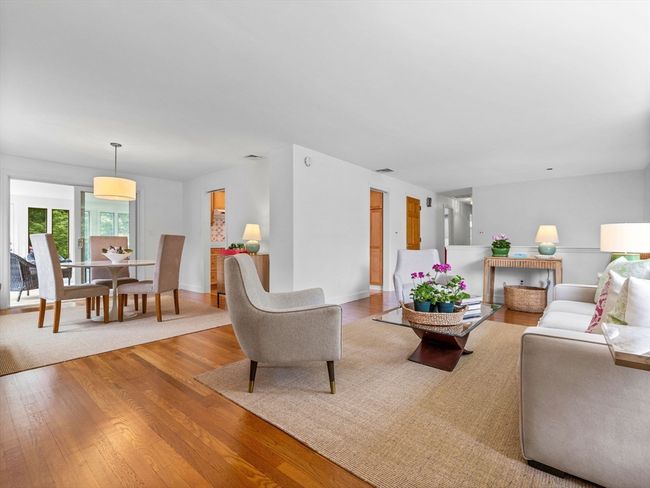 29 Brook St, House other with 4 bedrooms, 3 bathrooms and 2 parking in Wellesley MA | Image 4