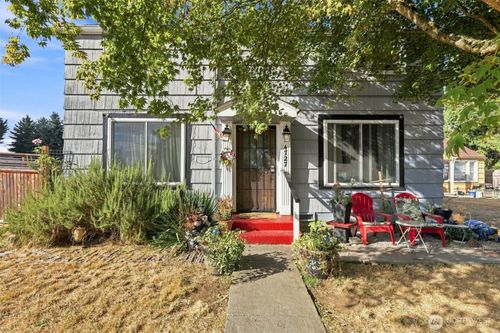 4727 61st St Ne, Marysville, WA, 98270-5713 | Card Image