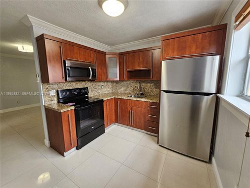 16-47 Nw 47th Ave, Miami, FL, 33126-5294 | Card Image
