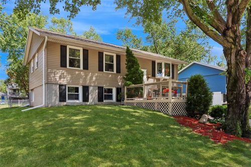 46 Regal Lane, Iowa City, IA, 52240 | Card Image