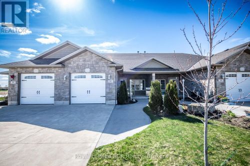 102 Broomer Cres, Mount Forest, ON, N0G2L4 | Card Image