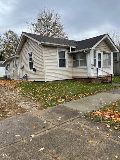 263 S Ohio Street, House other with 3 bedrooms, 1 bathrooms and null parking in Martinsville IN | Image 2