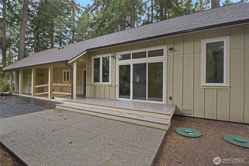 15915 Nesika Bay Rd Ne, Poulsbo, WA, 98370-8642 | Card Image