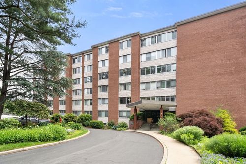 apt-111-22 Chestnut Pl, Brookline, MA, 02445-7535 | Card Image