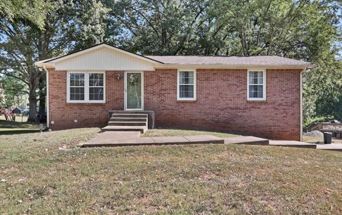 323 Forest Hills Dr, Clarksville, TN, 37040-6615 | Card Image