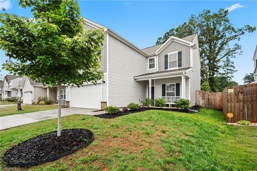 1392 Finwick Dr, Pfafftown, NC, 27040-9060 | Card Image