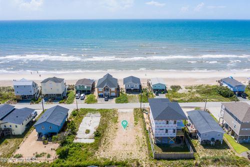 1213 N Shore Dr, Surf City, NC, 28445-6661 | Card Image