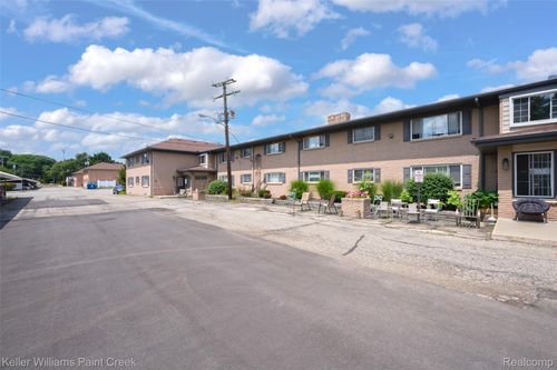 44-2311 Walton Blvd, Rochester Hills, MI, 48309-1453 | Card Image