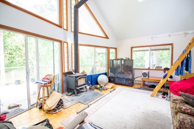 7972 - 7976 Wildwood Rd, House other with 1 bedrooms, 1 bathrooms and 3 parking in Halfmoon Bay BC | Image 2