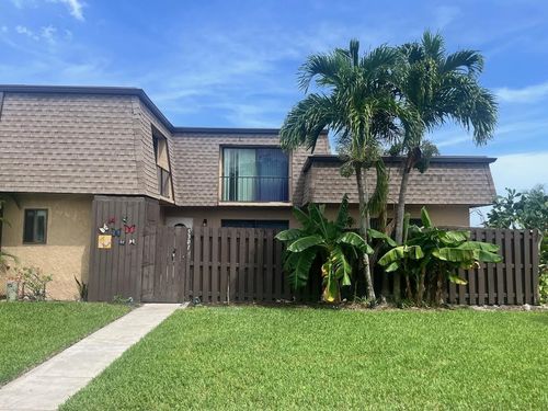 5301 Waterview Cir, Palm Springs, FL, 33461-6427 | Card Image
