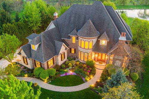 39W835 Goldenrod Dr, St. Charles, IL, 60175-7957 | Card Image