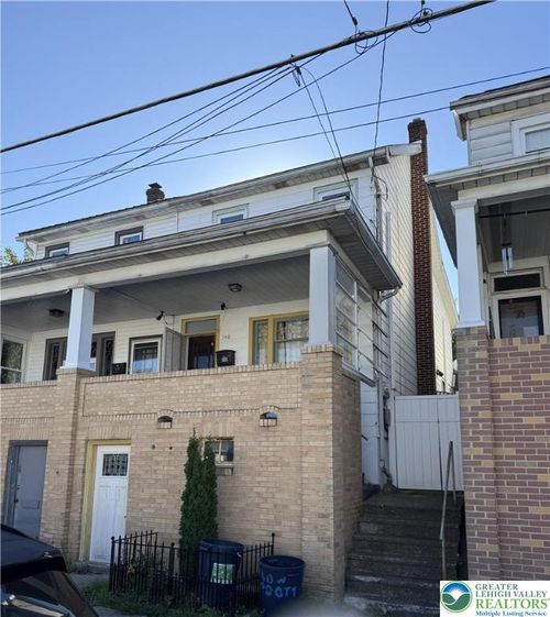 140 W Abbott St, Lansford, PA, 18232-1903 | Card Image