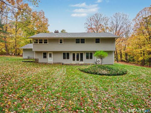 22 Maple Vale Dr, Woodbridge, CT, 06525-1114 | Card Image