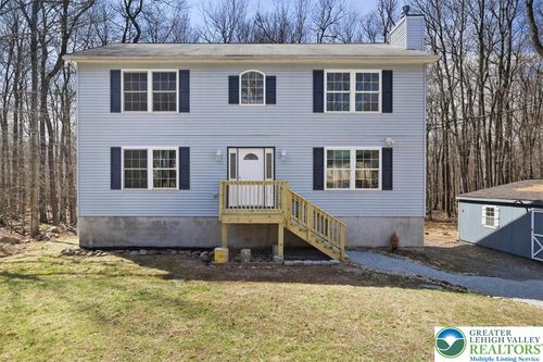1111 Apollo Dr, Gouldsboro, PA, 18424-8071 | Card Image