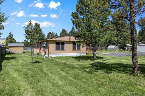 55845 Swan Rd, Bend, OR, 97707-2119 | Card Image