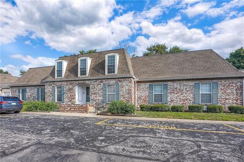 5702 Metcalf Ct, Overland Park, KS, 66202-2350 | Card Image