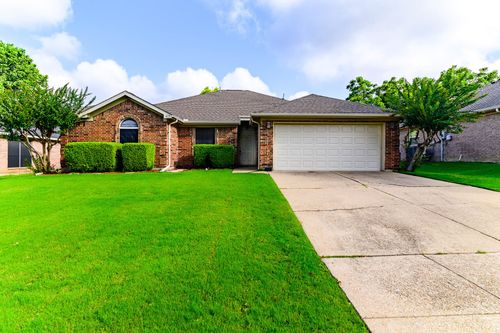 633 Manchester Dr, Mansfield, TX, 76063-2892 | Card Image