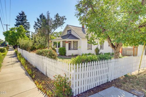 700 N 5th St, Jacksonville, OR, 97530-9022 | Card Image