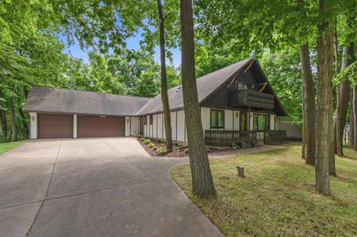 S70W16663 Hedgewood Dr, Muskego, WI, 53150-8397 | Card Image