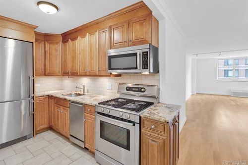 4k-345 E 93rd St, New York, NY, 10128-5516 | Card Image