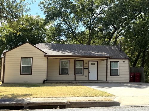 1802 N Woods St, Sherman, TX, 75092-3632 | Card Image