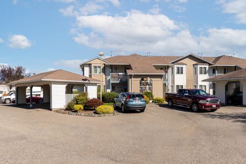 35-45435 Knight Rd, Chilliwack, BC, V2R3E8 | Card Image