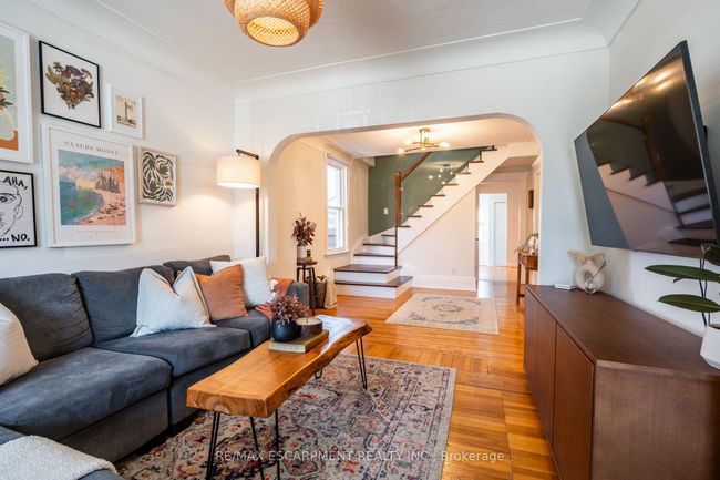 114 London St N, House other with 3 bedrooms, 2 bathrooms and 2 parking in Hamilton ON | Image 8