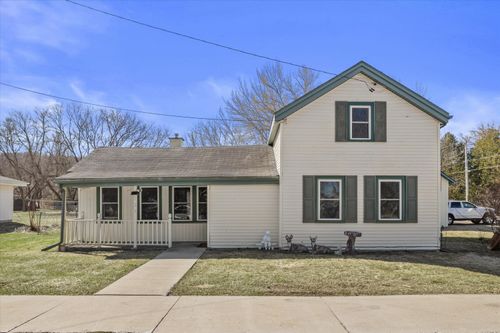 123 W Young St, GLENBEULAH, WI, 53023-1196 | Card Image