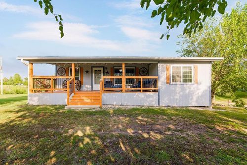 14714 174th St, Bonner Springs, KS, 66012-7863 | Card Image