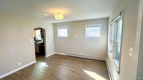 15882 Lennane, Redford, MI, 48239-3732 | Card Image