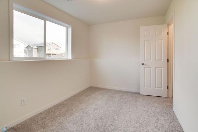 Upper 2nd Bathroom | Image 26